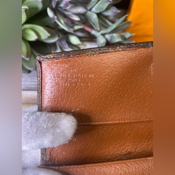 Louis Vuitton Pouch 26 and Wallet - Picture 13 of 13